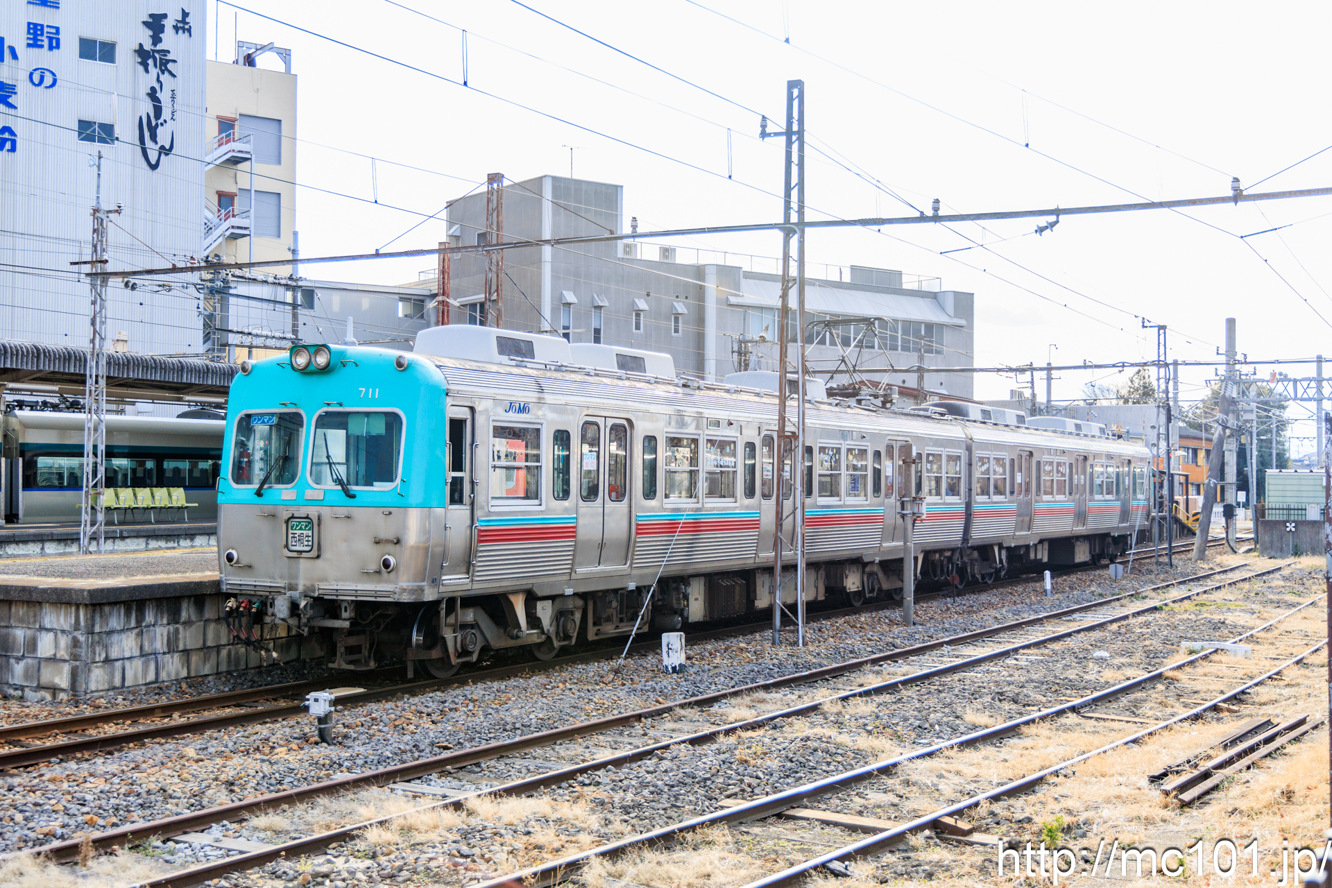 上毛電気鉄道上毛線 赤城駅付近で撮影した上毛電気鉄道700形711を先頭とする列車の写真