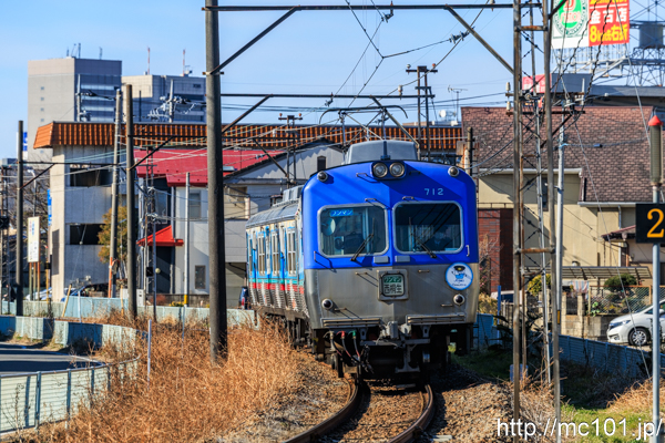 上毛電気鉄道上毛線 城東～三俣間で撮影した上毛電気鉄道700形712を先頭とする列車の写真