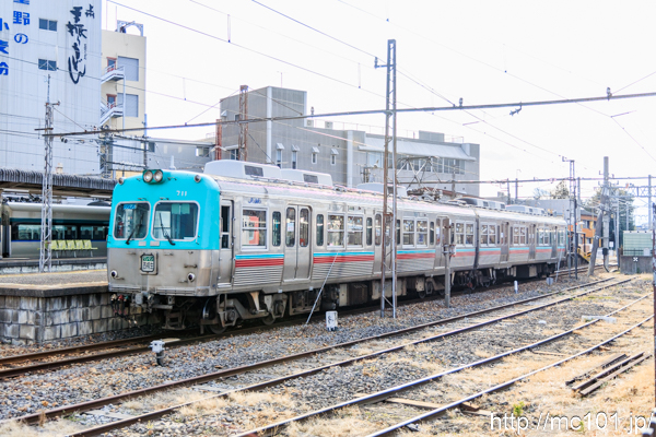 上毛電気鉄道上毛線 赤城駅付近で撮影した上毛電気鉄道700形711を先頭とする列車の写真