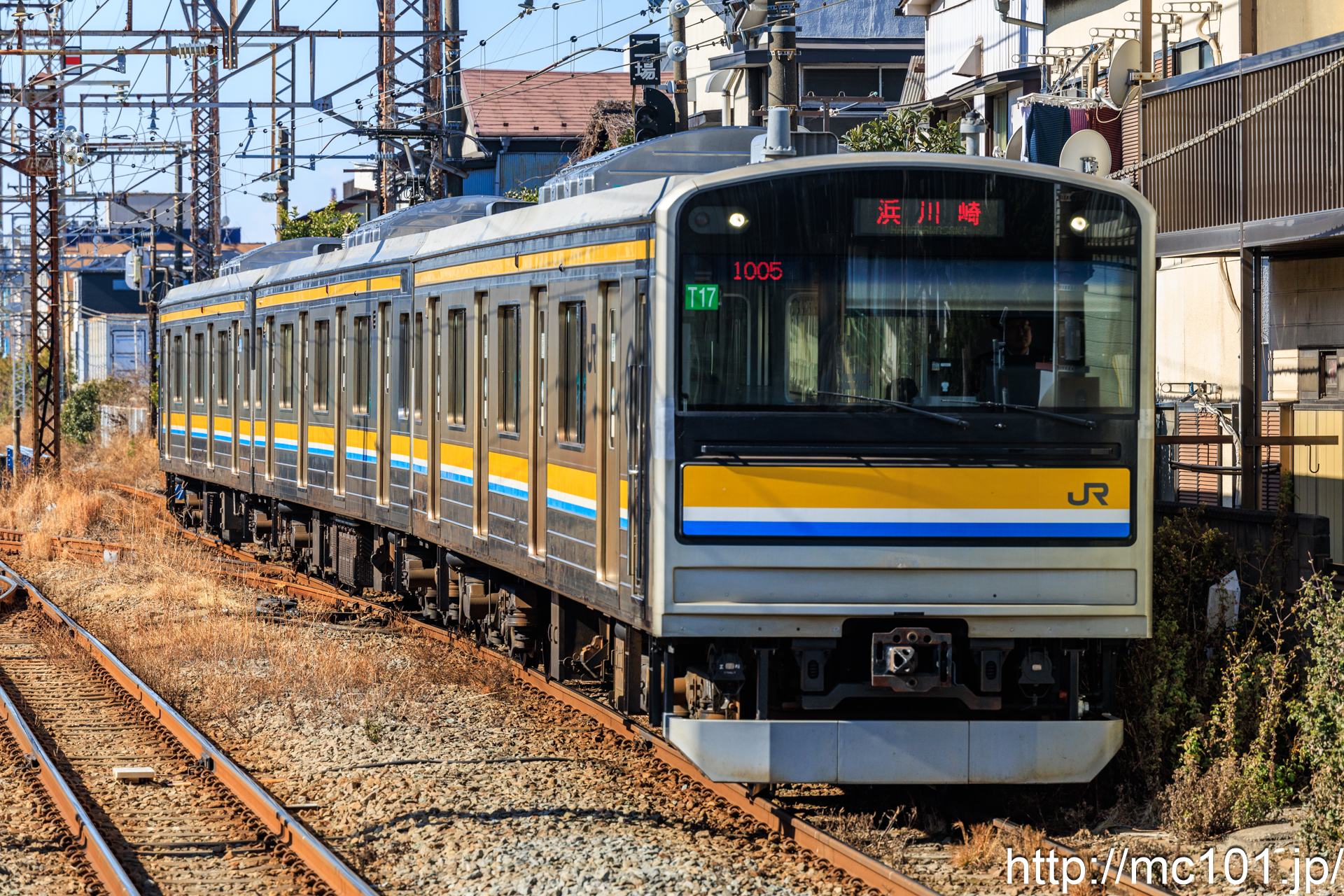 JR東日本鶴見線 武蔵白石駅で撮影したJR東日本205系クハ205-1107を先頭とする列車の写真