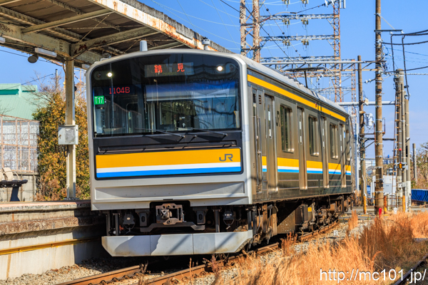 JR東日本鶴見線 浅野駅で撮影したJR東日本205系クモハ204-1107を先頭とする列車の写真