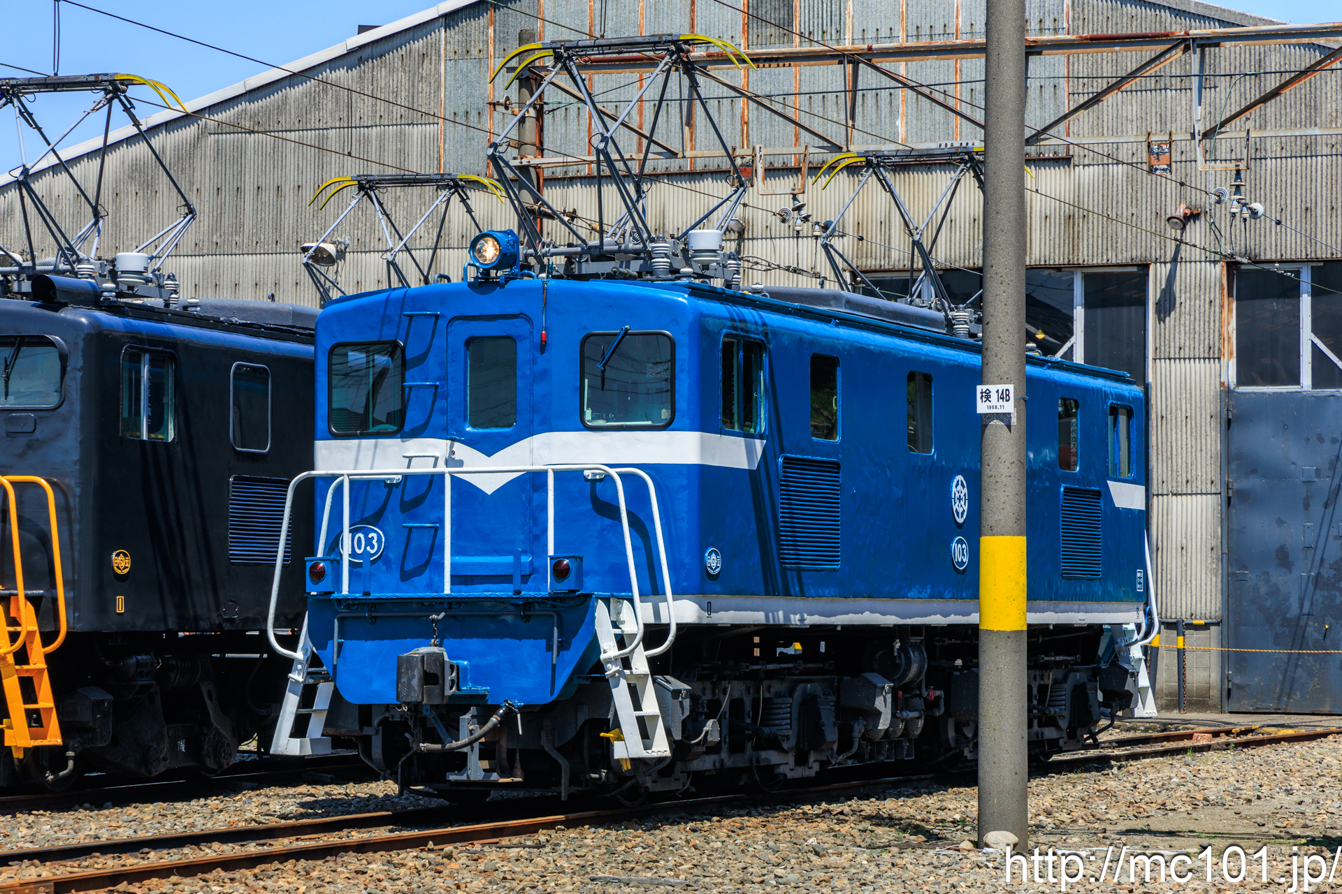 秩父鉄道秩父本線広瀬川原車両基地 で撮影した秩父鉄道デキ100形103号機  の写真