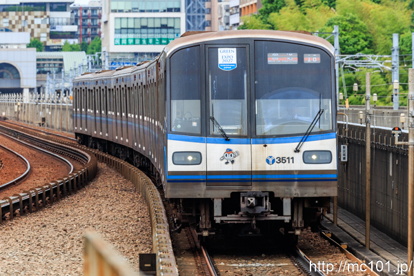 横浜市交通局ブルーラインセンター南駅 で撮影した横浜市交通局3000R形3511 他 の写真
