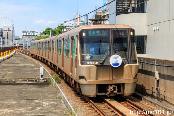 横浜市交通局グリーンラインセンター南駅 で撮影した横浜市交通局10000形10041 他 の写真