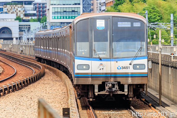 横浜市交通局ブルーラインセンター南駅 で撮影した横浜市交通局3000R形3451 他 の写真