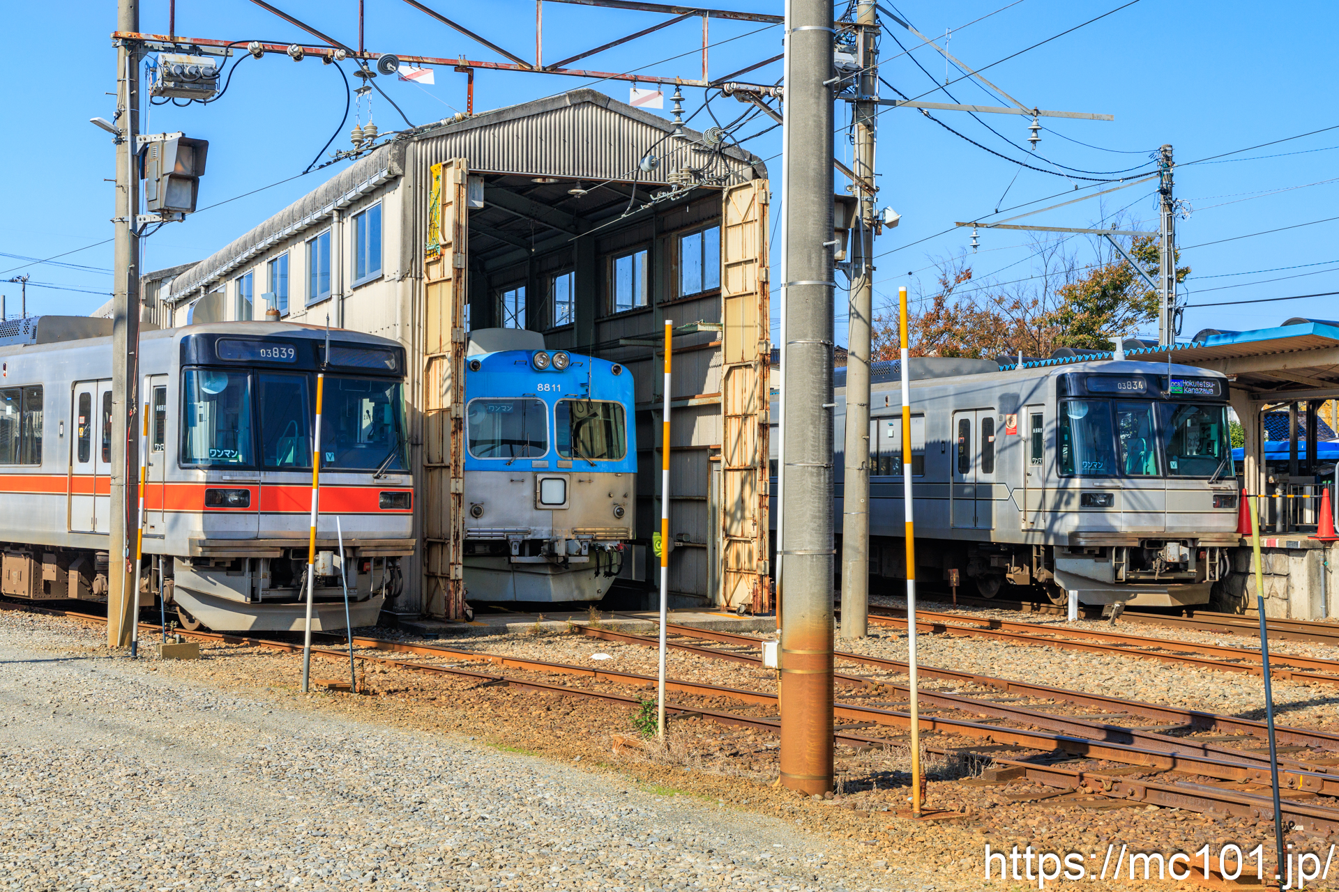 北陸鉄道浅野川線内灘駅付近 で撮影した北陸鉄道03系03-834 他 の写真
