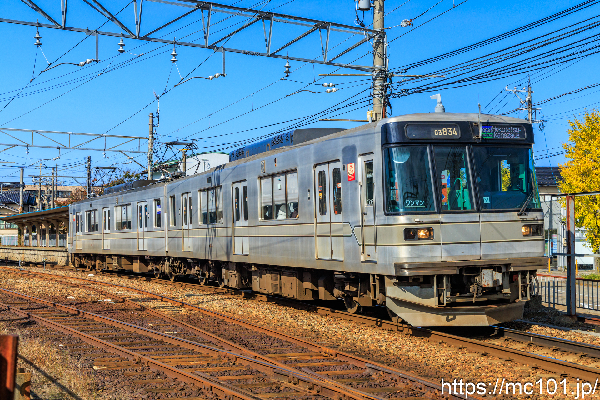 北陸鉄道浅野川線内灘駅付近 で撮影した北陸鉄道03系03-834 他 の写真
