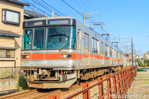 北陸鉄道浅野川線上諸江～磯部間 で撮影した北陸鉄道03系03-830 他 の写真
