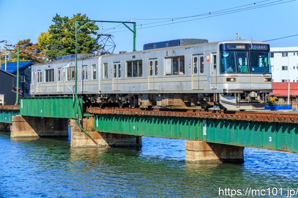 北陸鉄道浅野川線蚊爪～粟ヶ崎間 で撮影した北陸鉄道03系03-840 他 の写真