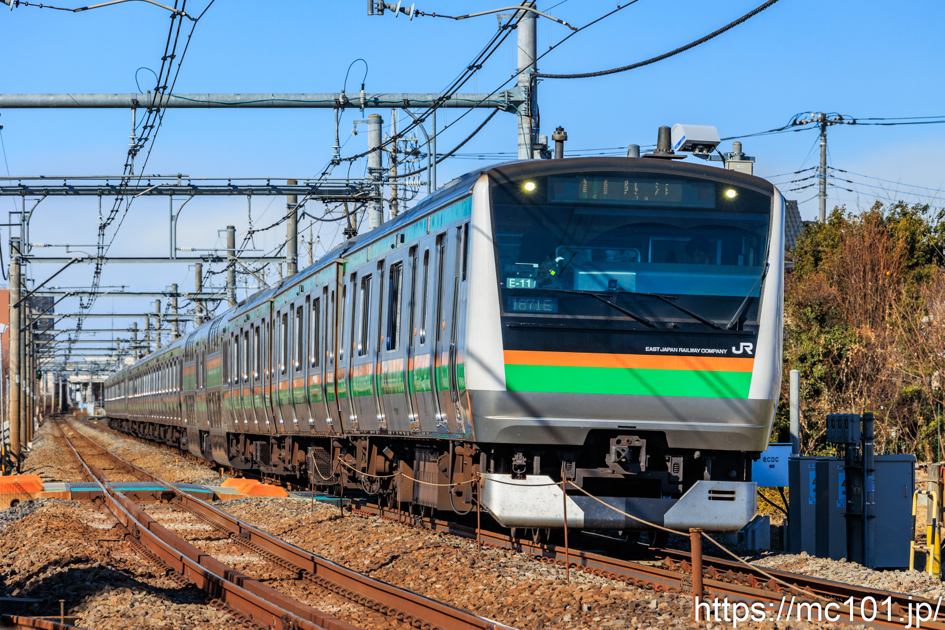 JR東日本高崎線吹上～行田間 で撮影したJR東日本E233系3000番台クハE232-3011 他 の写真