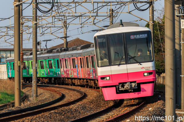 新京成電鉄新京成線三咲～滝不動間 で撮影した新京成電鉄8900系8921 他 の写真