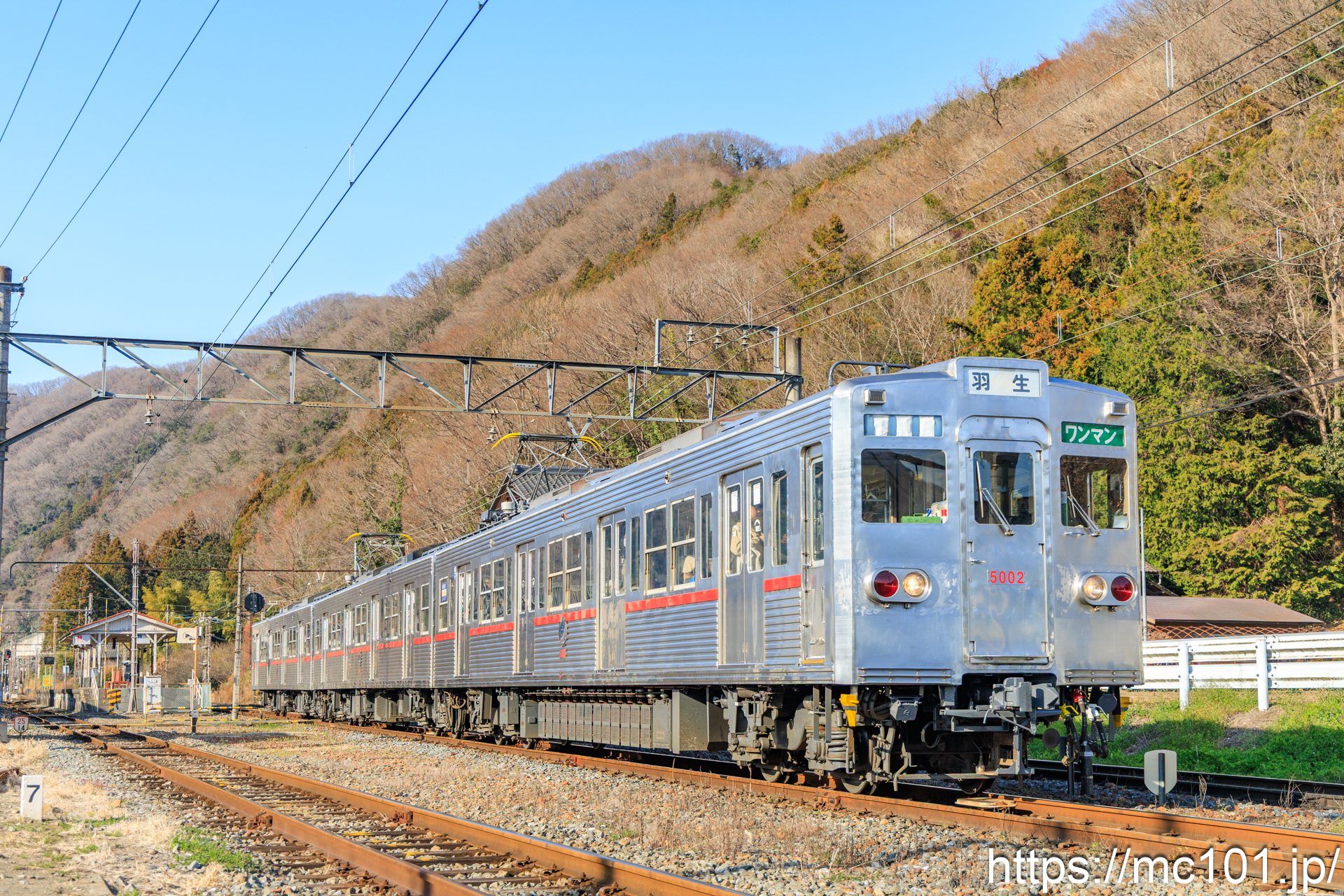 秩父鉄道秩父本線 波久礼駅付近で撮影した秩父鉄道5000系5002を先頭とする列車(5002F)の写真