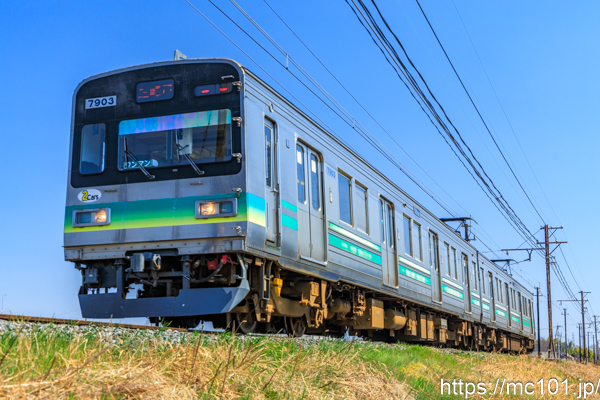 秩父鉄道秩父本線 ふかや花園～小前田間で撮影した秩父鉄道7800系7903を先頭とする列車(7803F)の写真