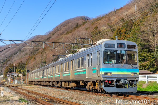 秩父鉄道秩父本線 波久礼駅付近で撮影した秩父鉄道7500系7706を先頭とする列車(7506F)の写真