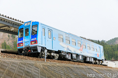 [三陸鉄道北リアス線岩泉小本駅] 108D、36-101、停車中