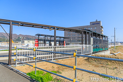[大船渡線BRT大船渡駅] 北西側から見た全景。大船渡プラザホテルが至近距離になった。