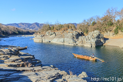 [長瀞・岩畳] 本日の岩畳(1)ラインくだりはこたつ舟で運航中。