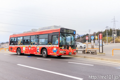 [大船渡線栃ヶ沢公園駅] BRT2108便、昨日までの陸前高田駅の近く、つまり、陸前高田市役所に近接した場所に栃ヶ沢公園駅が出来ました。といっても、BRT開業時に陸前高田駅があったのと同じ場所です。