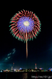 [第44回金沢まつり花火大会] No.22 7寸玉 1発「昇朴付 八重芯変化菊」)