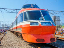 [小田急海老名検車区] 新宿方先頭、斜め前から