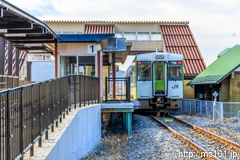 [気仙沼線柳津駅] 2926D、キハ110系キハ110-123、前写真からさらに進んで、後ろに振り返ったところ。