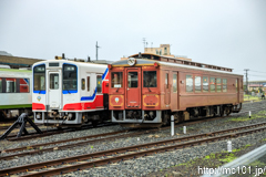 [三陸鉄道リアス線宮古駅] 左、36-701、右、36-R1