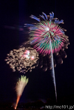 [第58回北上・みちのく芸能まつり トロッコ流しと花火の夕べ] 第1部 令和時代を開くみんなへ・3. 7号玉5連発 と 4. 大スターマイン(1)