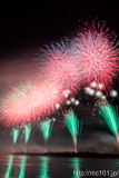 [第58回北上・みちのく芸能まつり トロッコ流しと花火の夕べ] フィナーレ・32. スーパーワイドスターマイン(1)
