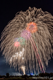 [第70回熊谷花火大会] <dl class='description'><dt>プログラムNo.</dt><dd>71</dd><dt>種別</dt><dd>スターマイン</dd><dt>提供</dt><dd>村松興産(株)(3)</dd></dl>